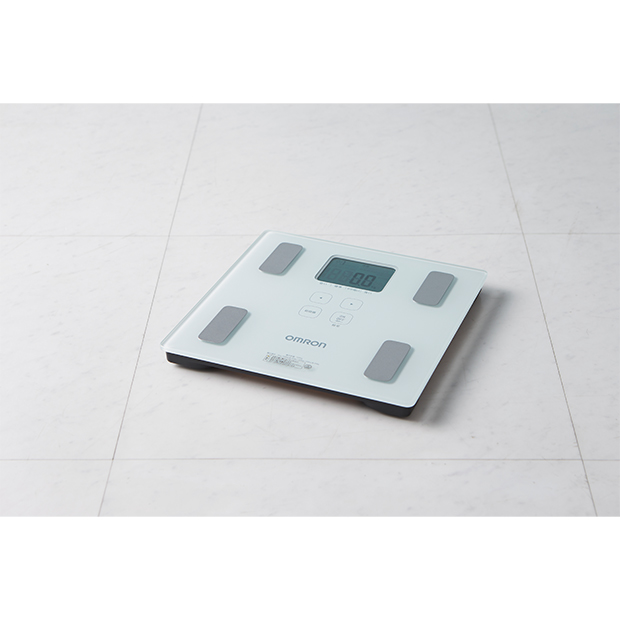 〔オムロン〕体重体組成計 ホワイト