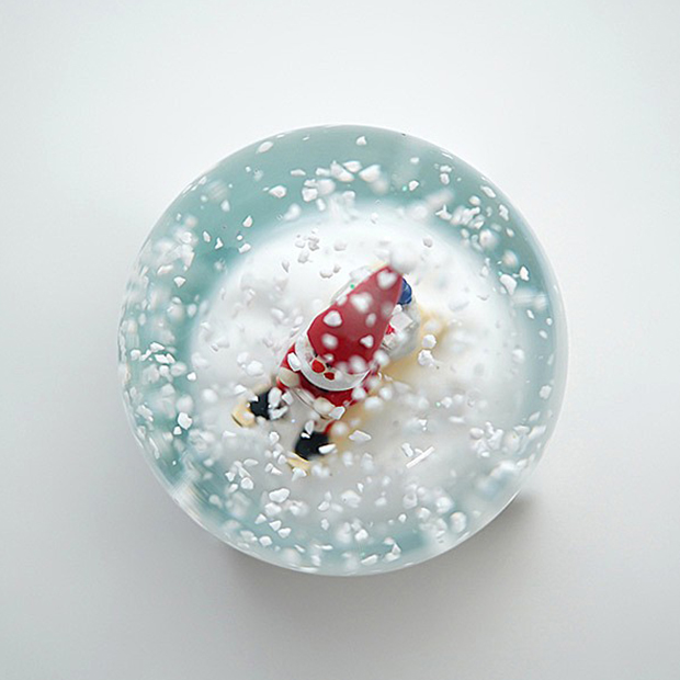 〔ノルディカ〕スノードーム S そりに乗ったサンタ