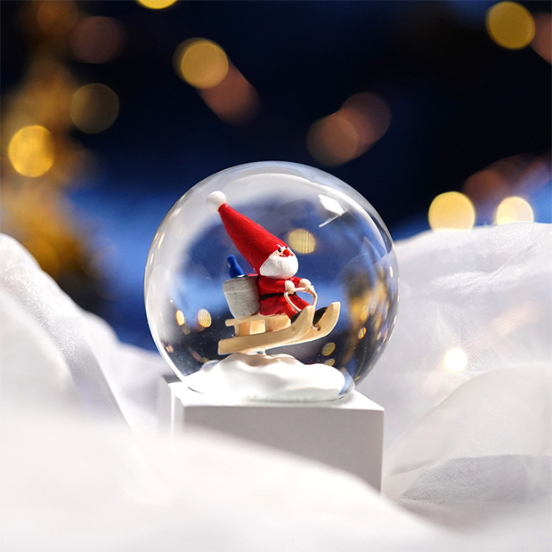 〔ノルディカ〕スノードーム S そりに乗ったサンタ