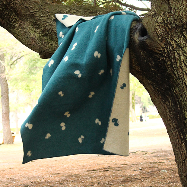 〔クリッパン〕 CHOUCHO ラムウール シングルブランケット ブルーグリーン