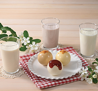 〔牧家〕3種のドリンクとプリンセット(計12点)