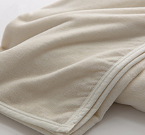 ウォッシャブル国産シルク毛布(毛羽部分)シングル