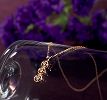 3ストーンダイヤペンダント