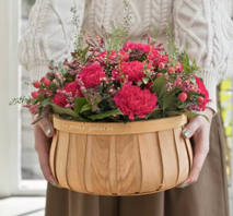 〔HitoHana〕カーネーション アレンジメント ピンクMラウンドバスケット