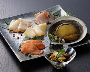 〔シーサイド・ファクトリー〕佐渡の絶品天然魚の生ハム・天然蒸し鮑・長藻鮑