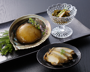 〔シーサイド・ファクトリー〕佐渡の絶品天然黒鮑三昧