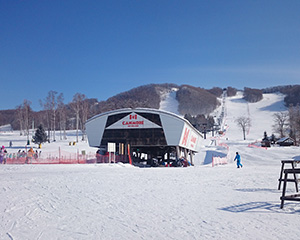 〔キャンモアスキービレッジ〕キャンモアスキービレッジ　シーズン券　大人1枚