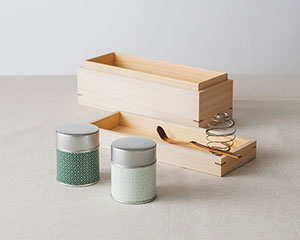 〔HITOHUKU〕宇治抹茶＆茶筅リング 国産ひのき茶箱セット