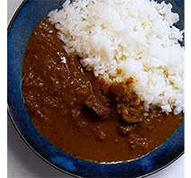 〔薩摩川内市観光物産協会〕とろうま黒豚肉の煮込みカレー